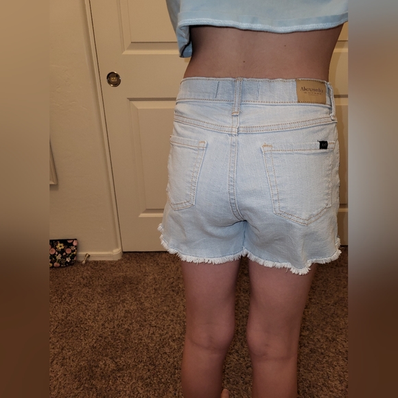 Abercrombie and Fitch Girls Jean shorts - Picture 4 of 6